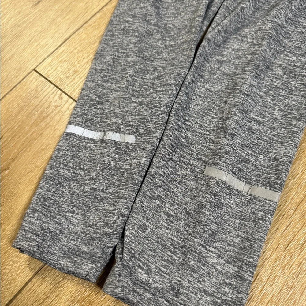 Nike Dri-Fit Men’s Running Quarter Zip Heather Gray Long Sleeve Medium
